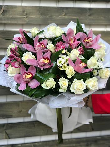 Букет цветов из: Розы и Хризантемы в Верхний Услон