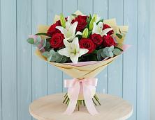 Букет цветов из:  Лилии и Розы в Верхний Услон