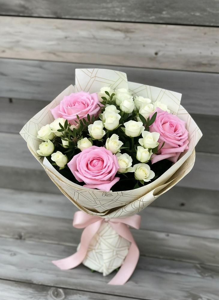 Букет цветов из: Розы в Верхний Услон