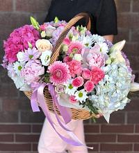 Цветочная композиция из Розы, Хризантемы, Пионы и Лизиантусы в корзине #REPLACE_PRED# Верхний Услон