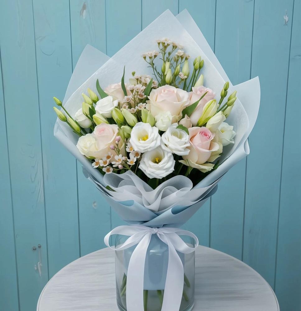 Букет цветов из: Розы и Лизиантусы в Верхний Услон