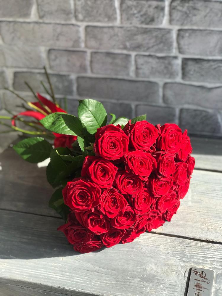 Букет Красные розы Фридом в Верхний Услон