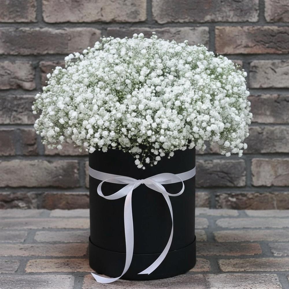 Цветочная композиция из Гипсофила в шляпной коробке в Верхний Услон