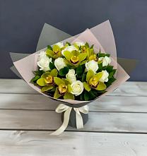 Букет цветов из:  Орхидеи и Розы в Верхний Услон