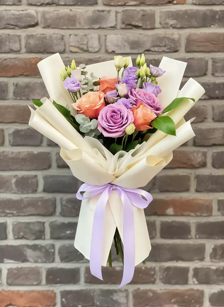 Букет цветов из: Лизиантусы и Розы в Верхний Услон