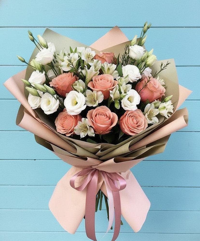 Букет цветов из: Розы, Альстромерии и Лизиантусы в Верхний Услон