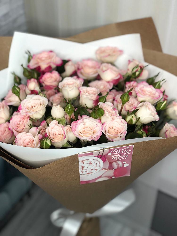 Букет цветов из: Розы в Верхний Услон