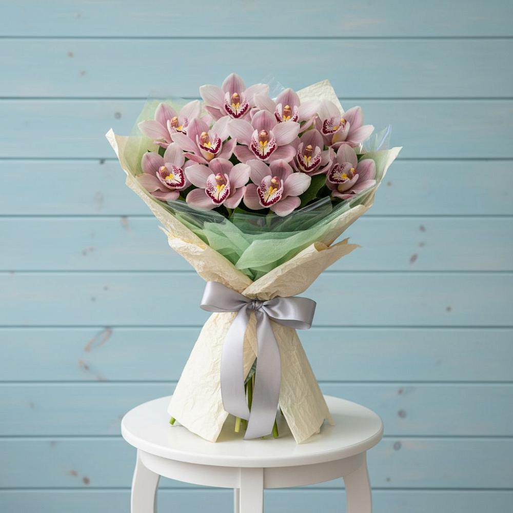 Букет цветов из: Орхидеи и Розы в Верхний Услон