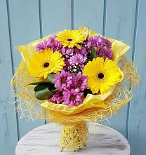 Букет цветов из:  Хризантемы и Герберы в Верхний Услон