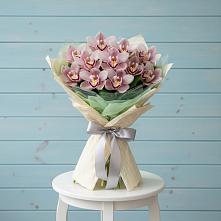 Букет цветов из:  Орхидеи и Розы в Верхний Услон
