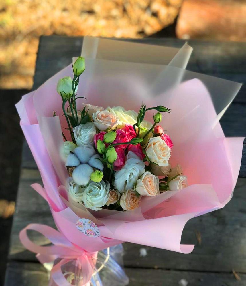 Букет цветов из: Розы и Лизиантусы в Верхний Услон