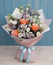 Букет цветов из:  Лизиантусы, Розы, Альстромерии и Гипсофила в Верхний Услон