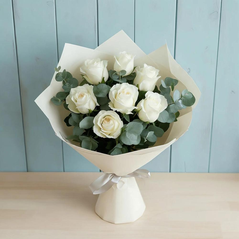 Букет Белые розы в Эвкалипте в Верхний Услон