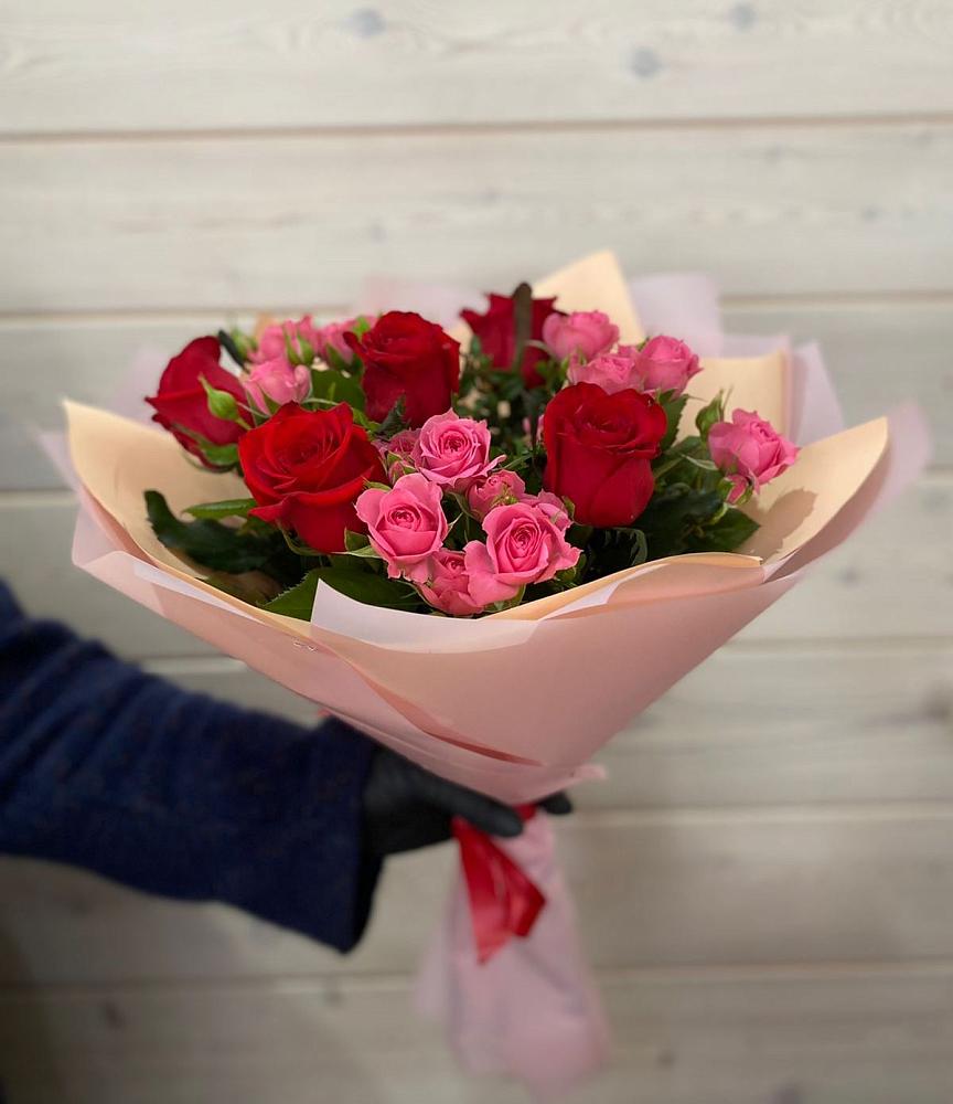 Букет цветов из: Розы в Верхний Услон