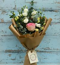 Букет цветов из:  Розы и Лизиантусы в Верхний Услон