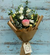 Букет цветов из:  Розы и Лизиантусы в Верхний Услон