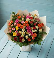 Букет Микс из разноцветных кустовых роз в Верхний Услон