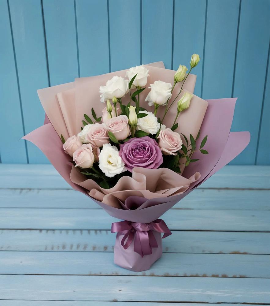 Букет цветов из: Розы и Лизиантусы в Верхний Услон